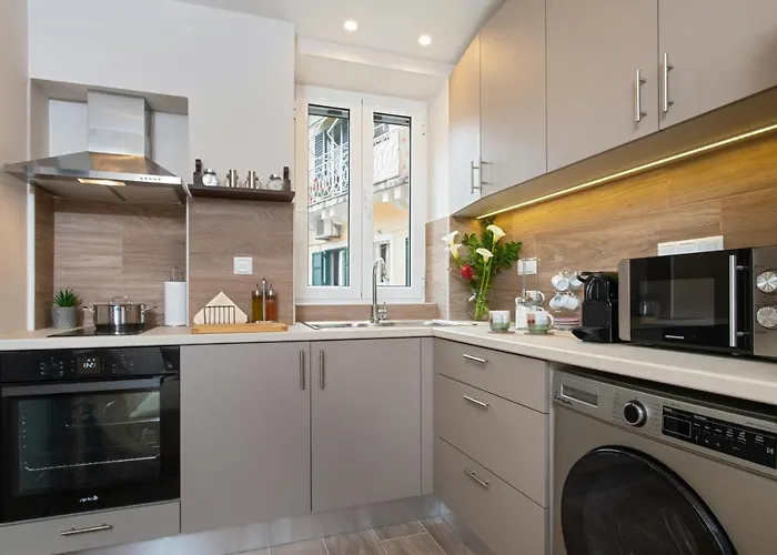 Taylor\'S Apartment